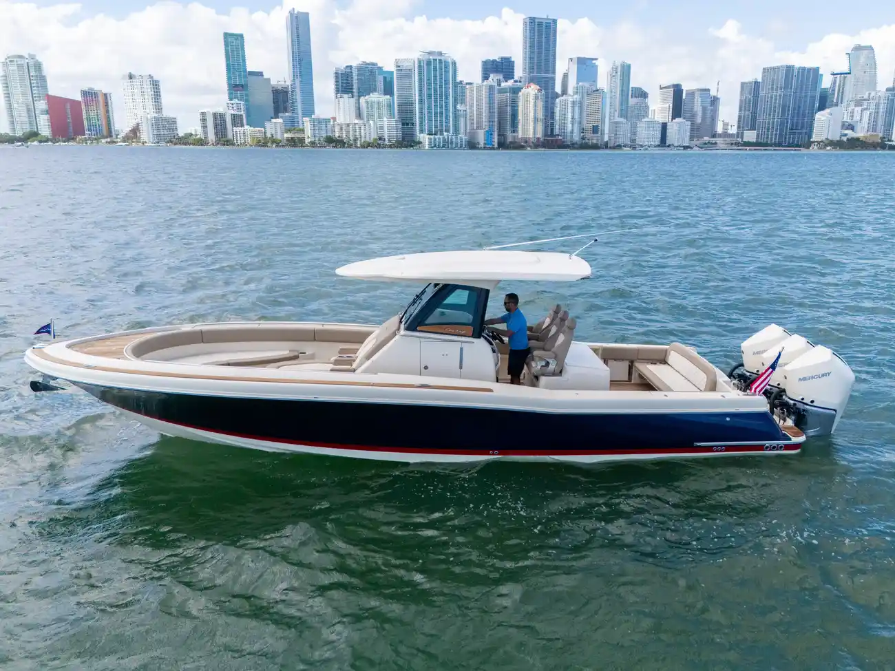 Thumbnail von Chris Craft 34 Catalina