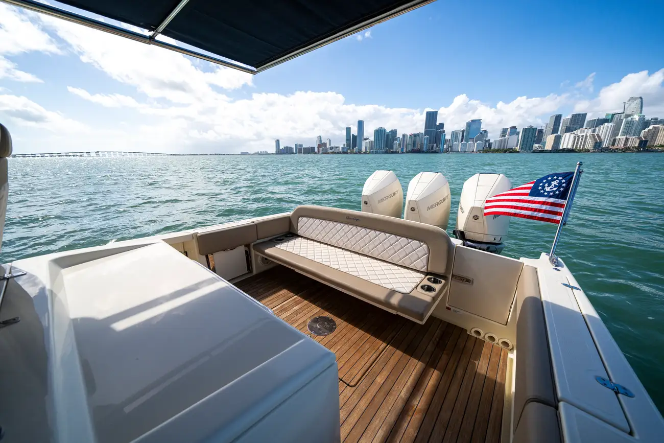 Thumbnail von Chris Craft 34 Catalina