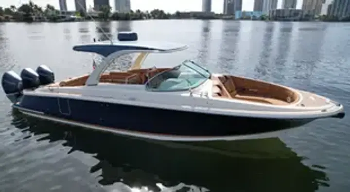 Chris Craft 35 Launch Gt