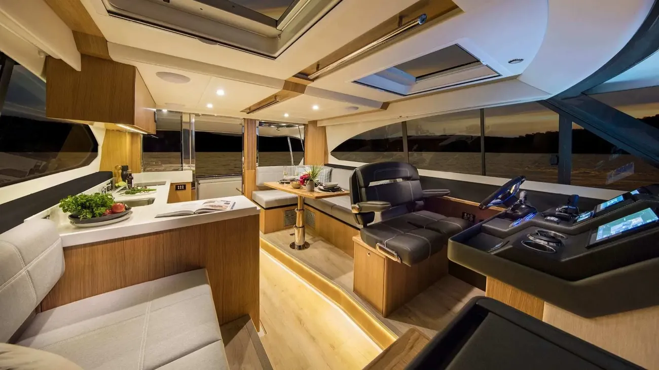 Thumbnail von Riviera 395 Suv