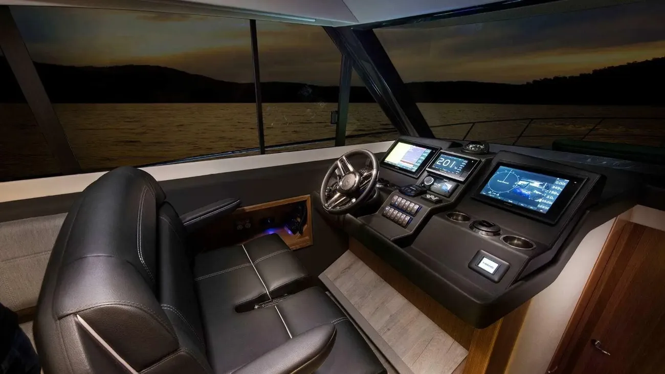 Thumbnail von Riviera 395 Suv