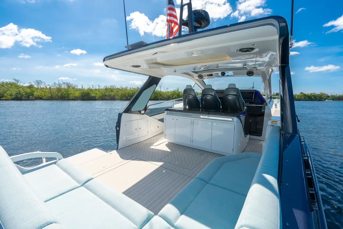 Thumbnail von Azimut 48