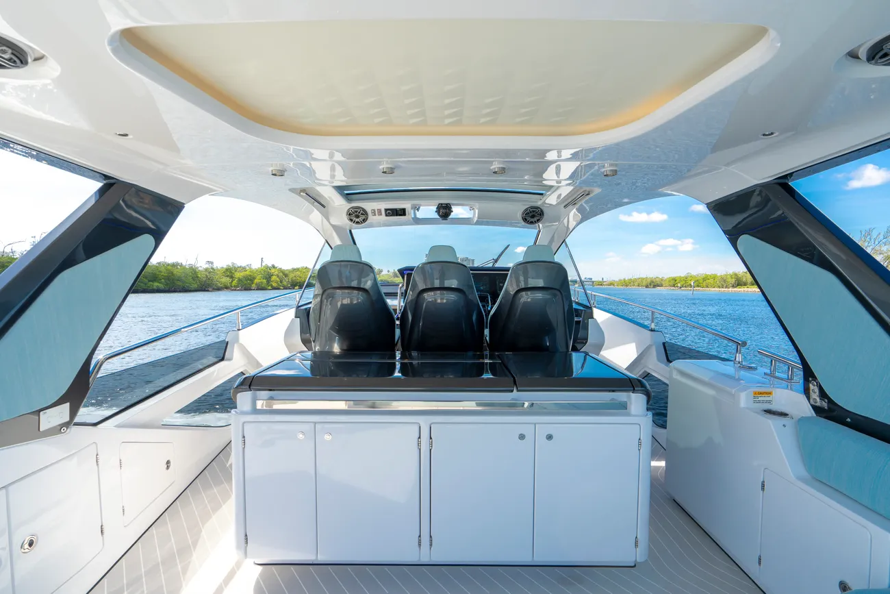 Thumbnail von Azimut 48