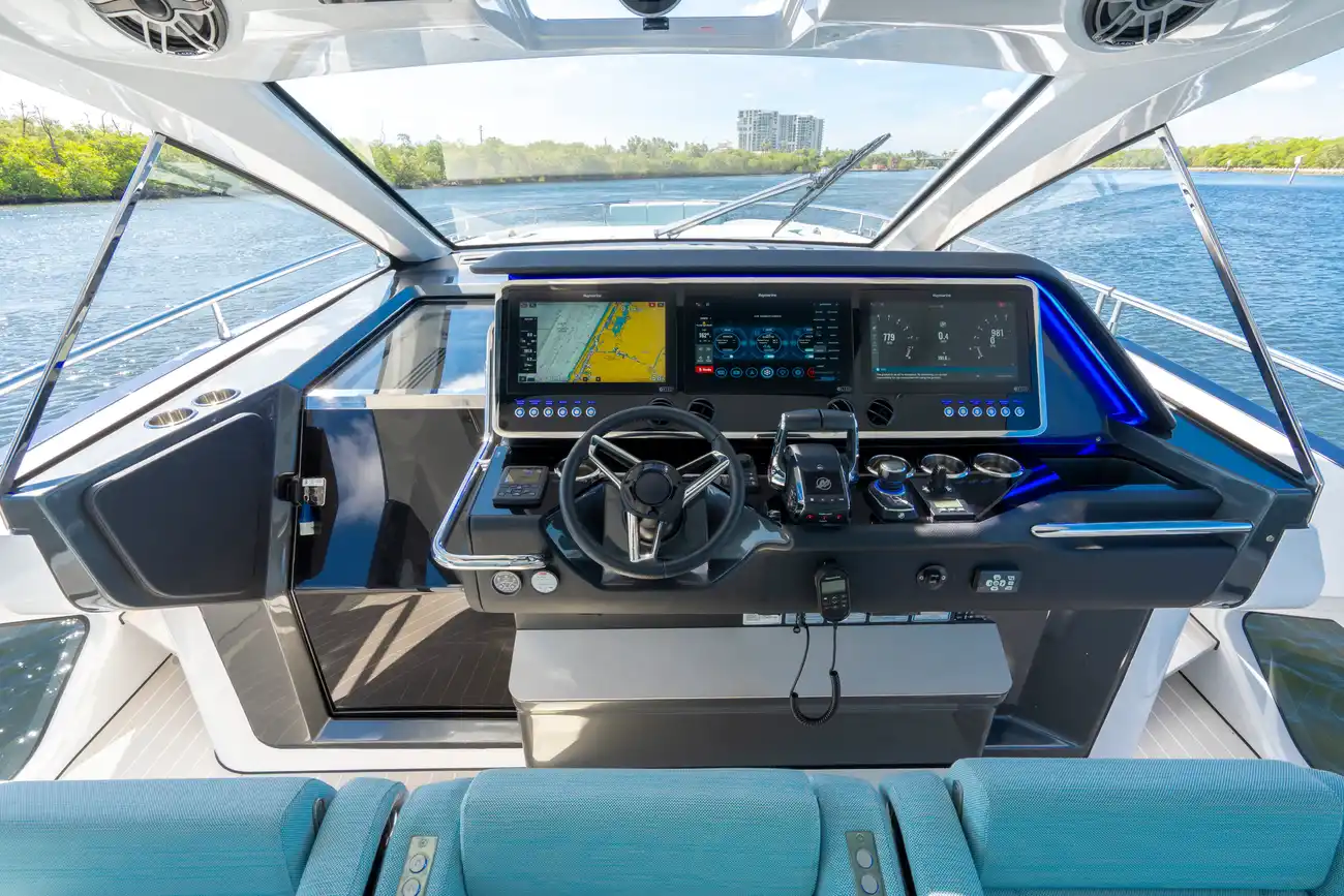 Thumbnail von Azimut 48