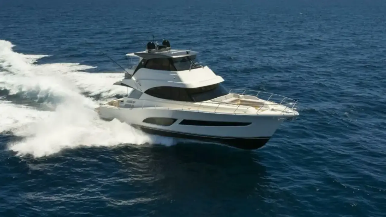 Riviera Sports Motor Yacht 58