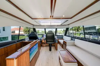 Thumbnail von Riviera 64 Sports Motor Yacht