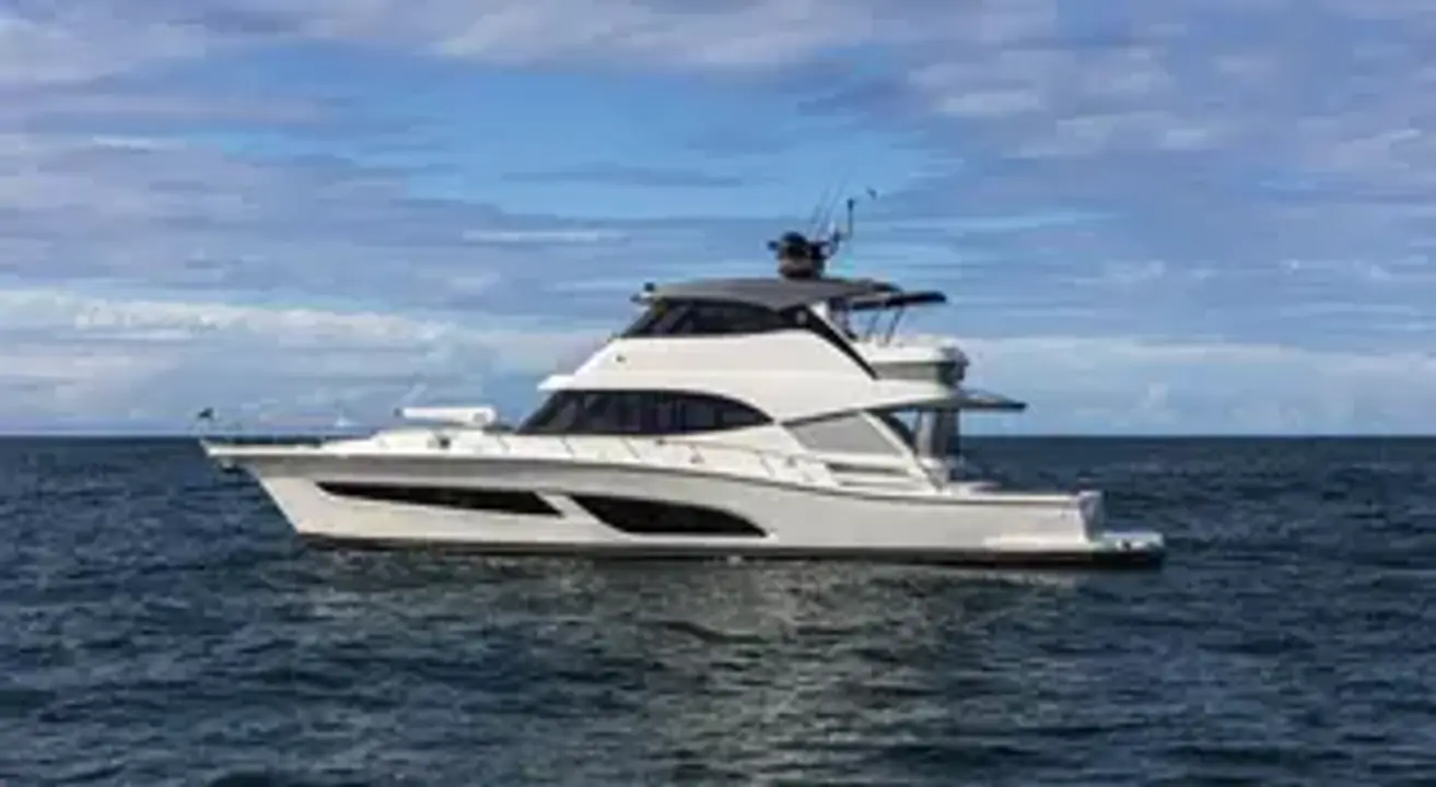 Riviera 64 Sports Motor Yacht
