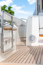 Thumbnail von Riviera 6800 Sport Yacht