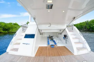 Thumbnail von Riviera 6800 Sport Yacht