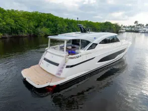 Thumbnail von Riviera 6800 Sport Yacht