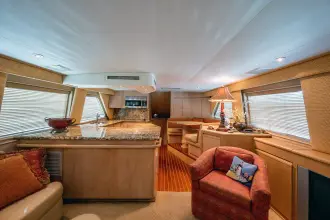 Thumbnail von Hatteras 65 Convertible