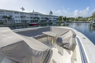 Thumbnail von Tiara Yachts 43LS