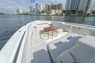 Thumbnail von Tiara Yachts 43LS