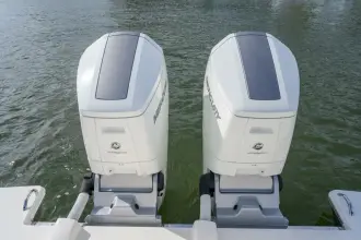 Thumbnail von Tiara Yachts 43LS