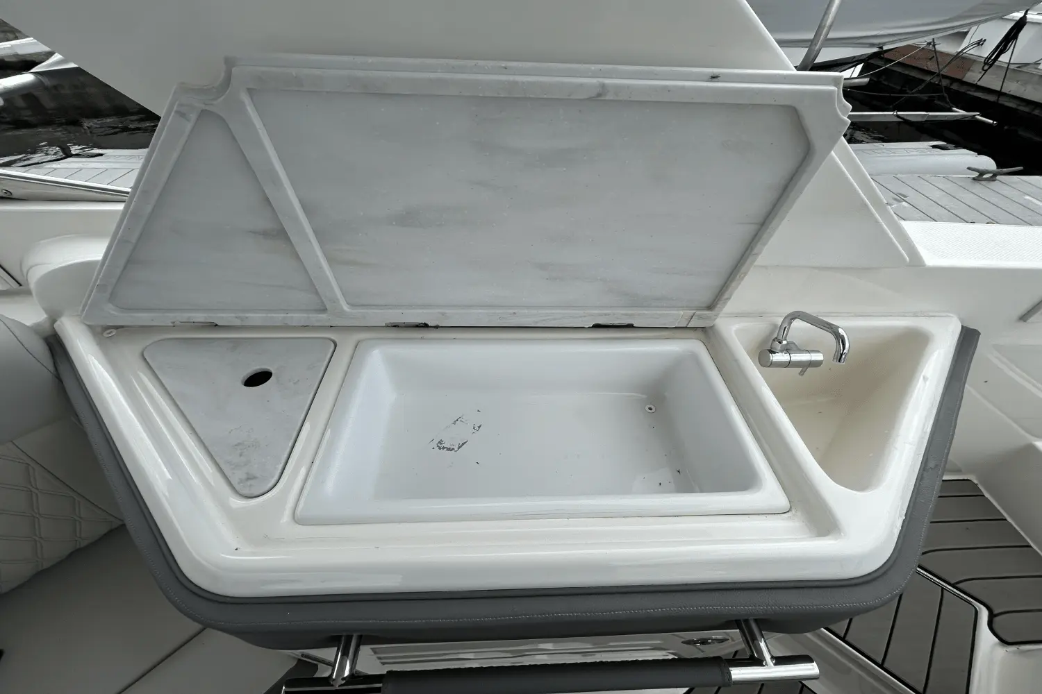 Thumbnail von Sea Ray SLX 310