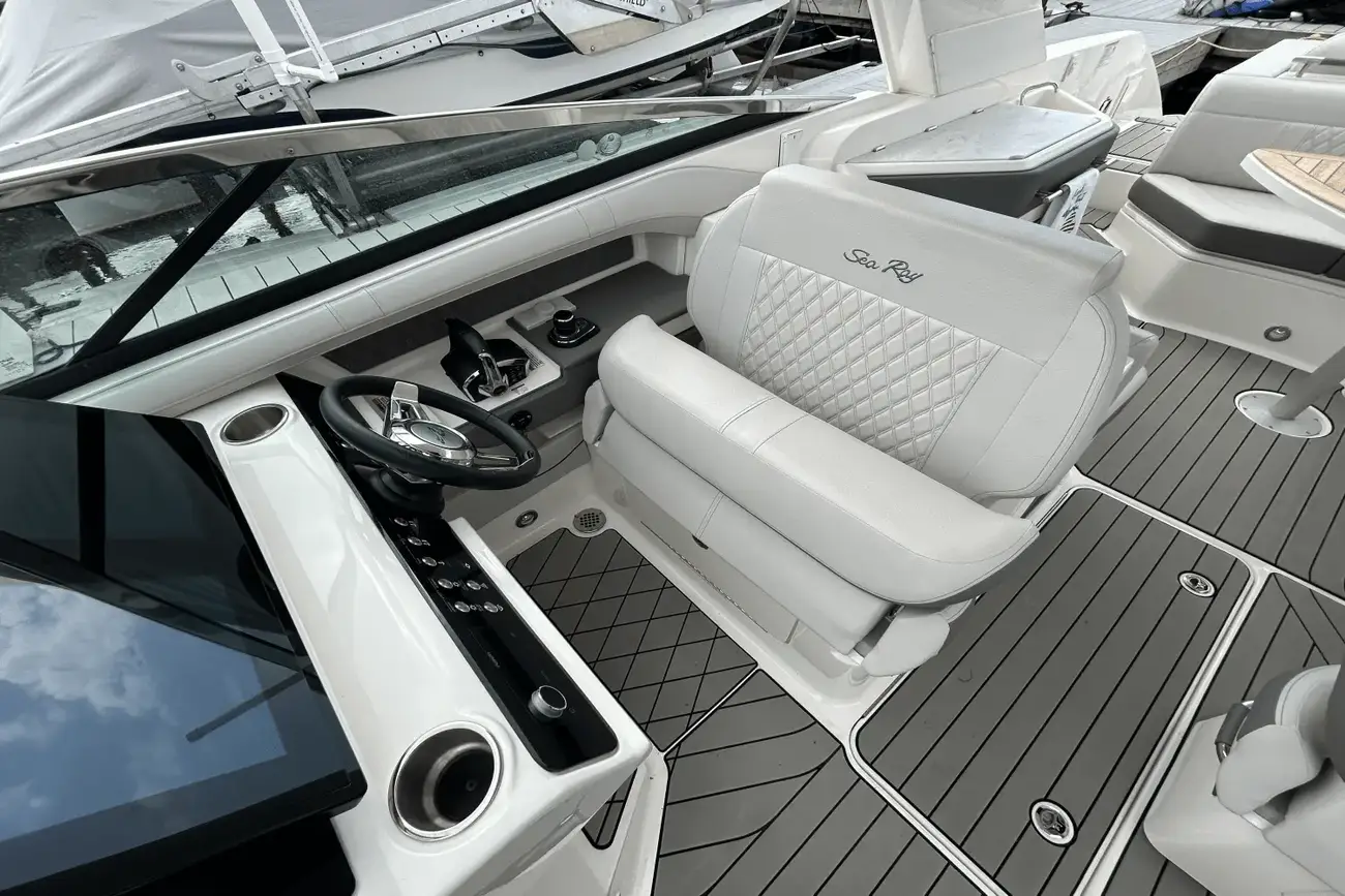 Thumbnail von Sea Ray SLX 310