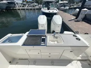 Thumbnail von Boston Whaler 330 Vantage