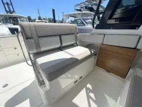 Thumbnail von Boston Whaler 330 Vantage