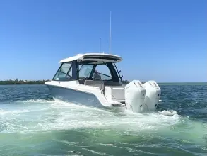 Thumbnail von Boston Whaler 330 Vantage