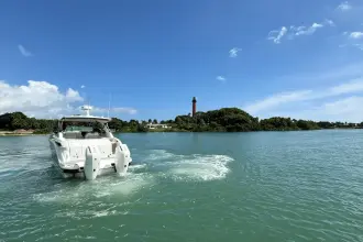 Thumbnail von Sea Ray 320 Sundancer Outboard