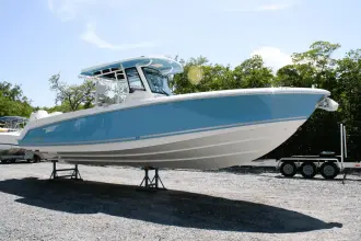 Thumbnail von Boston Whaler 330 Outrage