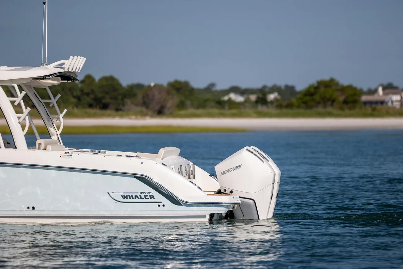 Thumbnail von Boston Whaler 320 Vantage