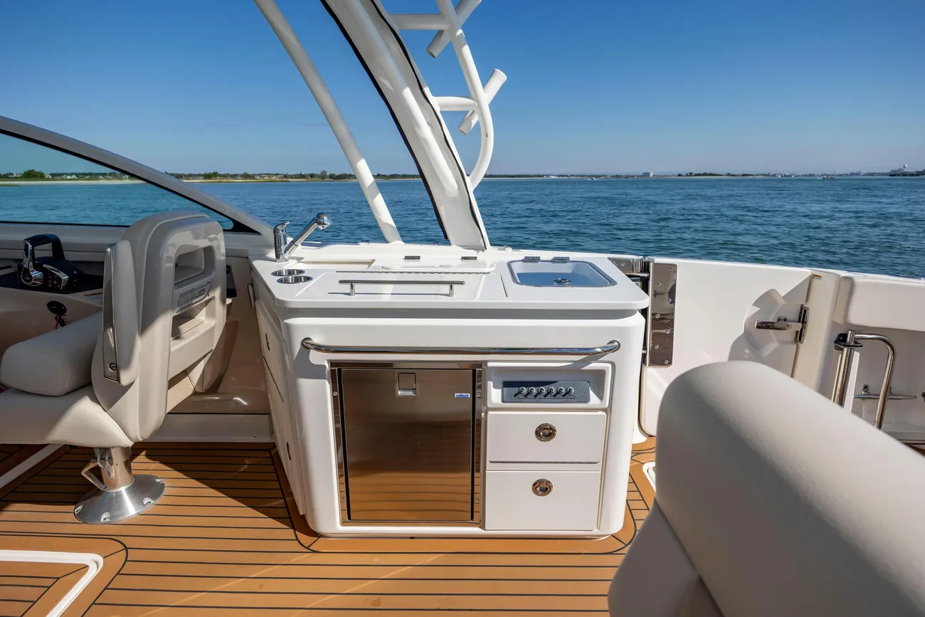 Thumbnail von Boston Whaler 320 Vantage