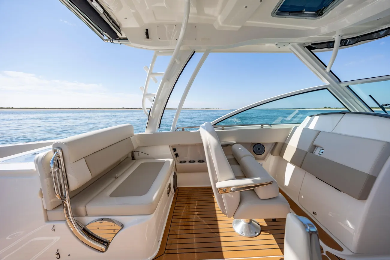 Thumbnail von Boston Whaler 320 Vantage