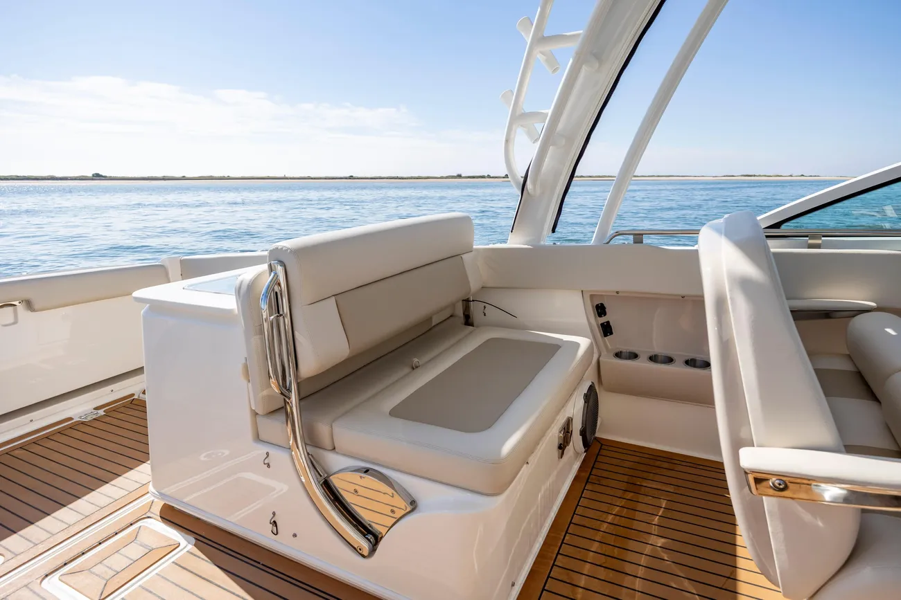 Thumbnail von Boston Whaler 320 Vantage