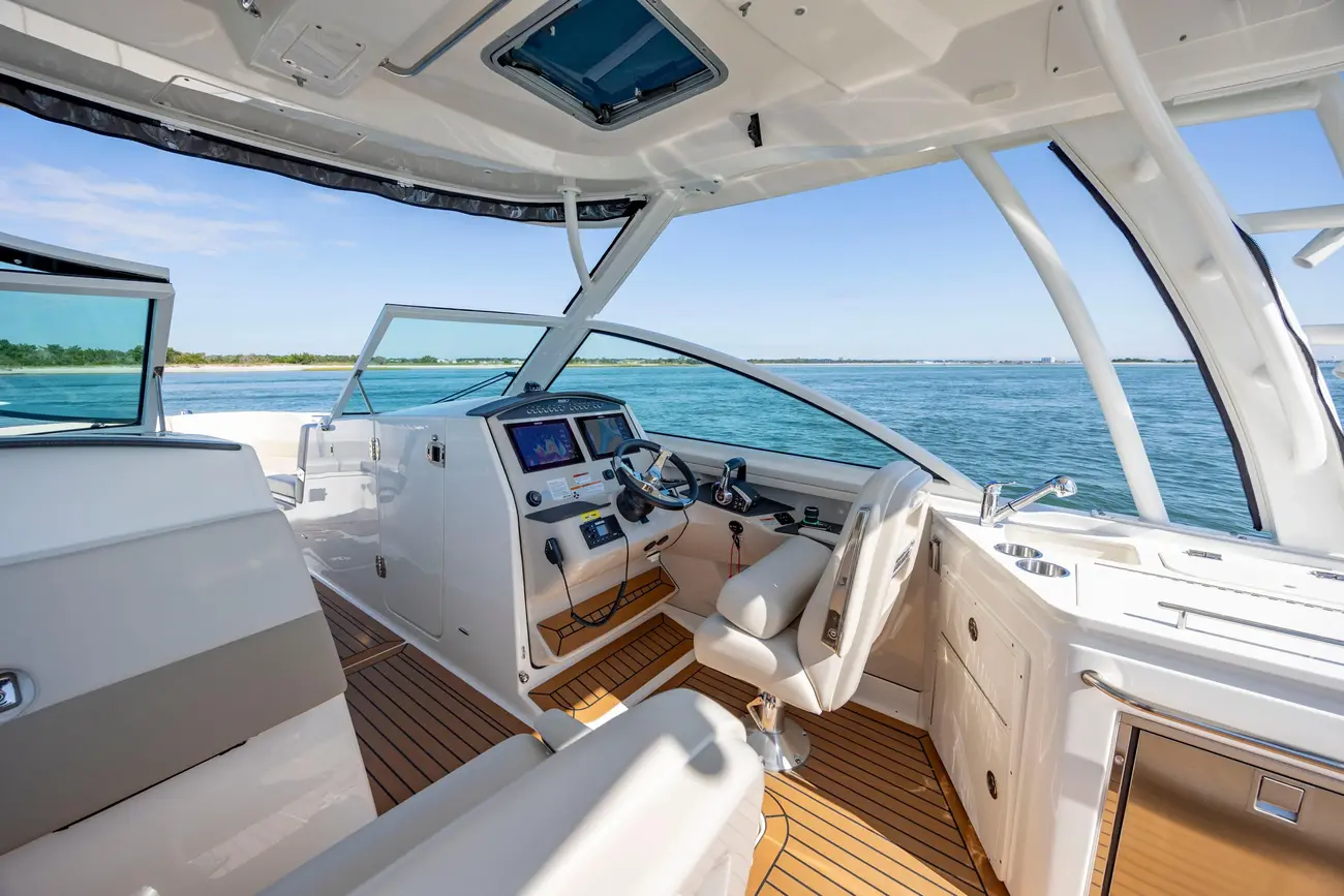 Thumbnail von Boston Whaler 320 Vantage