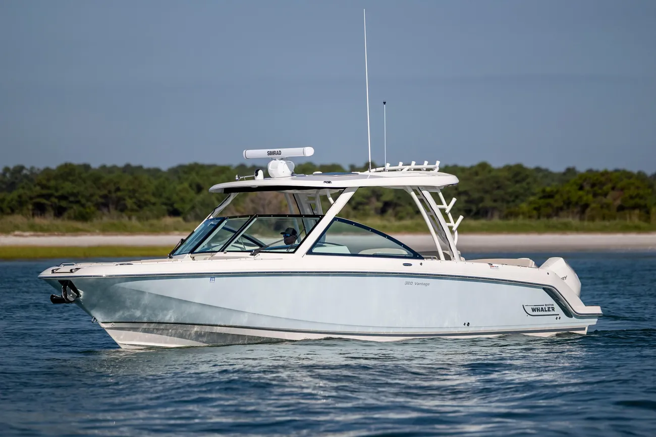 Thumbnail von Boston Whaler 320 Vantage