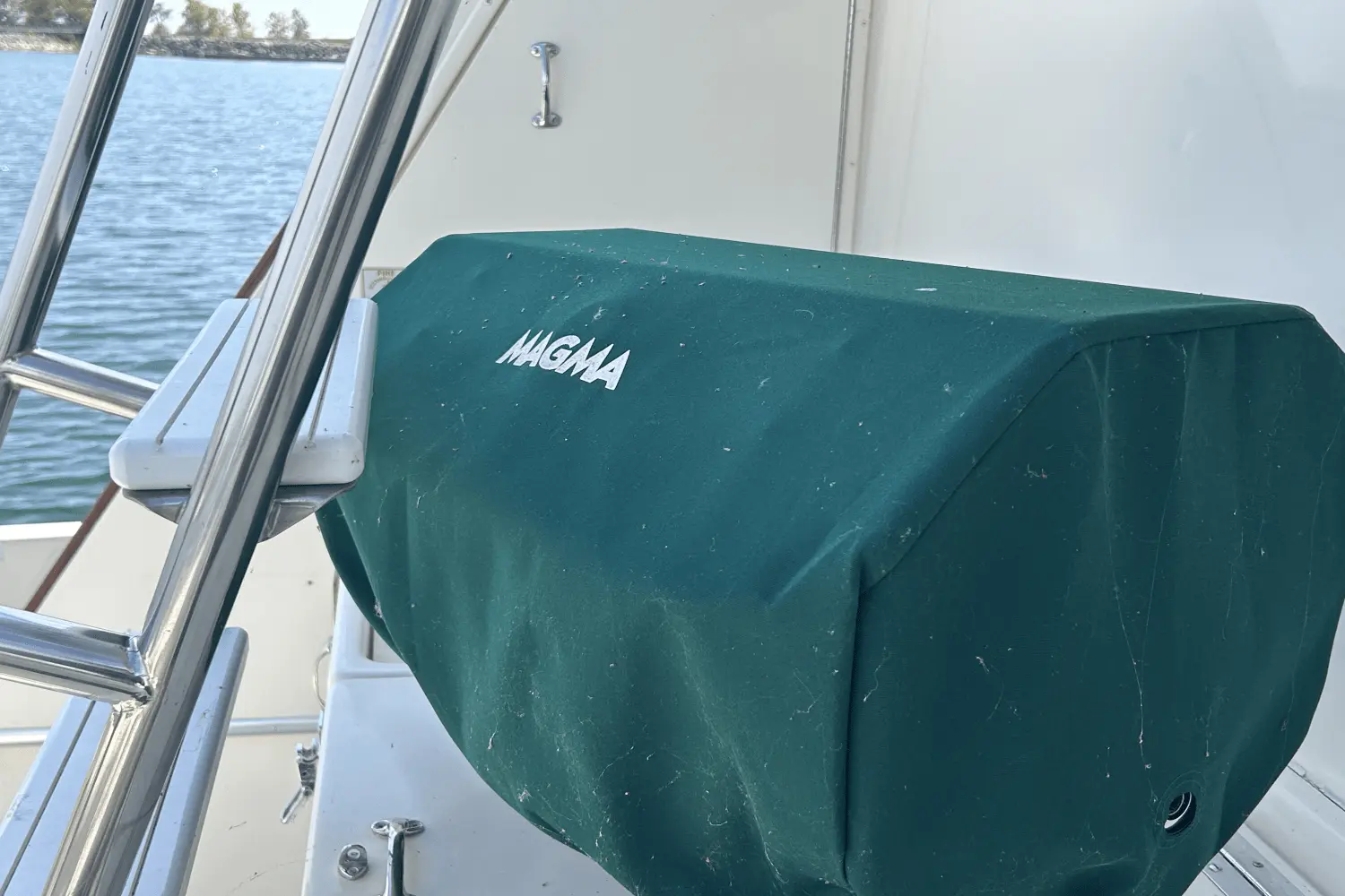 Thumbnail von Hatteras 60 Convertible