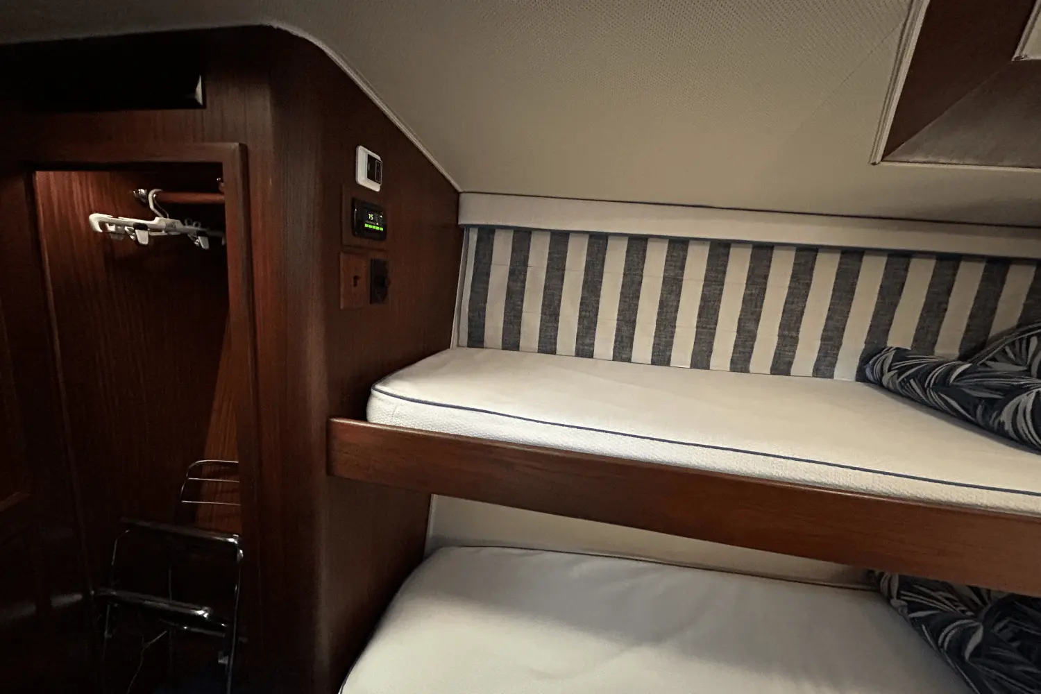 Thumbnail von Hatteras 60 Convertible