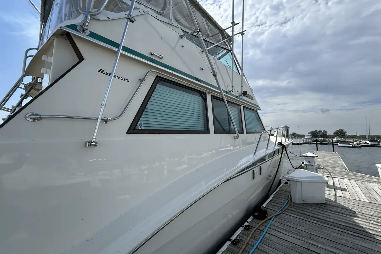 Thumbnail von Hatteras 60 Convertible