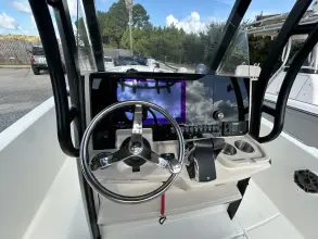 Thumbnail von Boston Whaler 28 Conquest