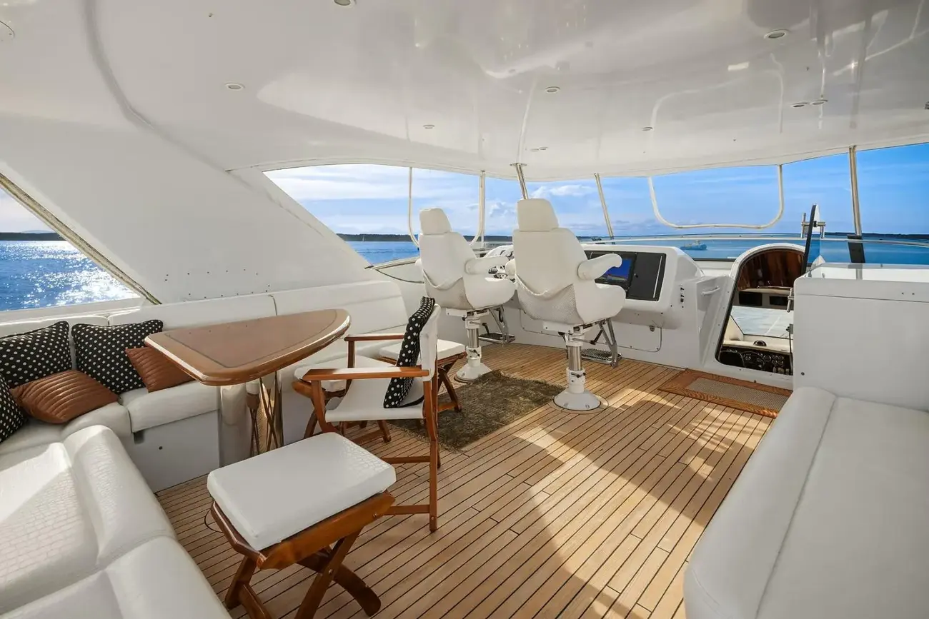 Thumbnail von Hatteras 72 Cockpit Motor Yacht BELLISSIMO