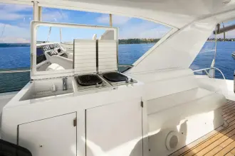 Thumbnail von Hatteras 72 Cockpit Motor Yacht BELLISSIMO