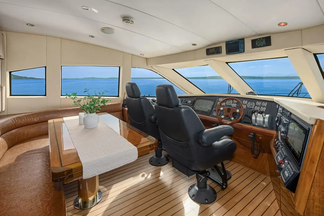 Thumbnail von Hatteras 72 Cockpit Motor Yacht BELLISSIMO
