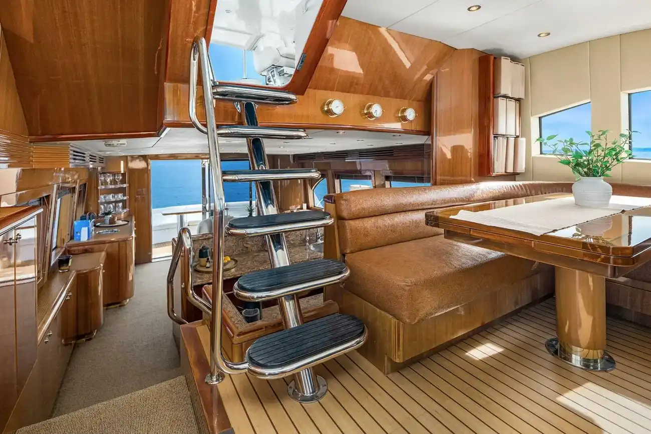 Thumbnail von Hatteras 72 Cockpit Motor Yacht BELLISSIMO