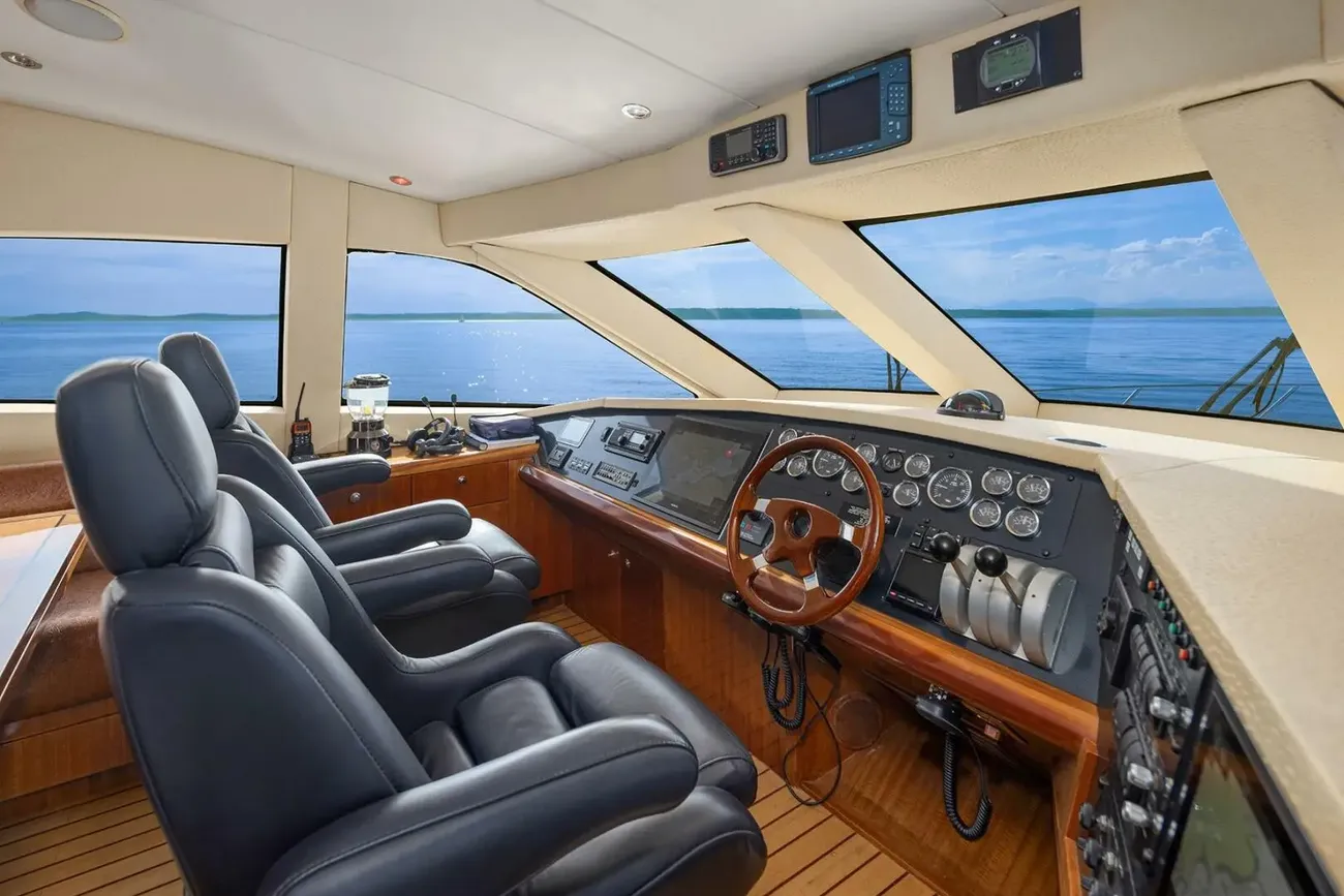 Thumbnail von Hatteras 72 Cockpit Motor Yacht BELLISSIMO