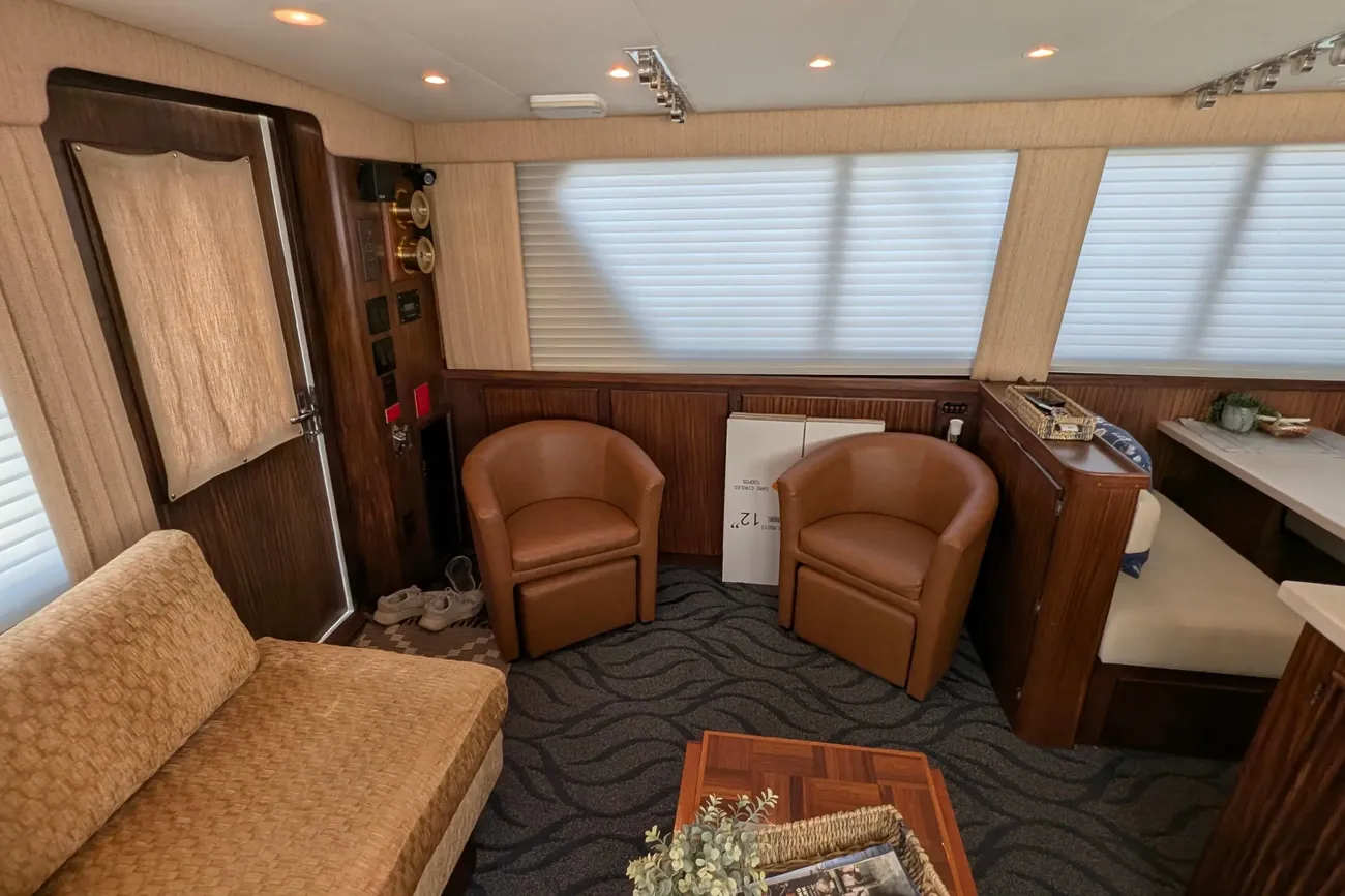 Thumbnail von Hatteras 43 Convertible