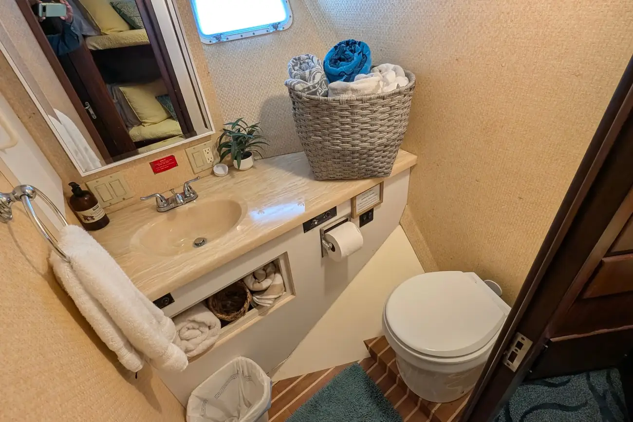 Thumbnail von Hatteras 43 Convertible