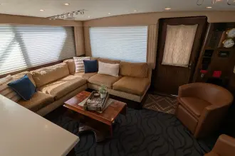 Thumbnail von Hatteras 43 Convertible