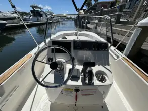 Thumbnail von Boston Whaler 170 Montauk