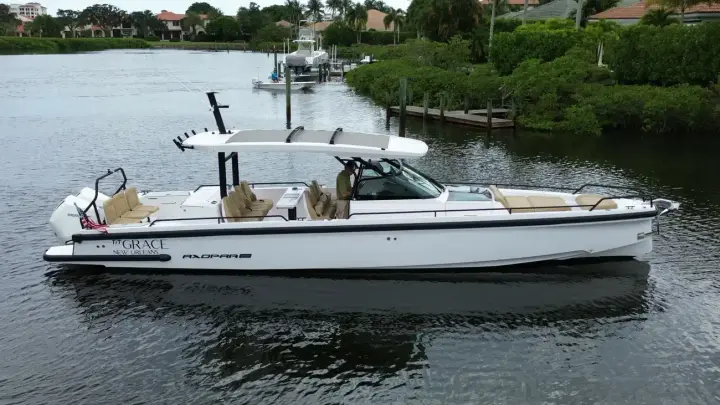 Axopar 37 Sun Top T/T GRACE