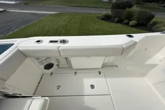 Thumbnail von Boston Whaler 325 Conquest