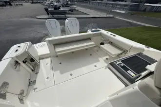 Thumbnail von Boston Whaler 325 Conquest