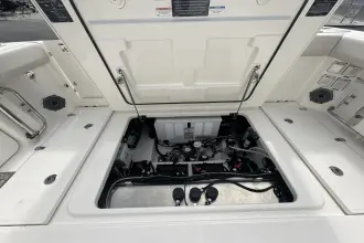 Thumbnail von Boston Whaler 325 Conquest