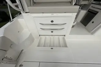 Thumbnail von Boston Whaler 325 Conquest