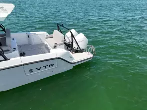 Thumbnail von Cruisers Yachts 38 VTR